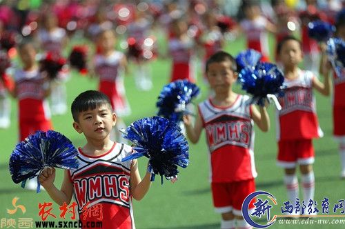 孩子们自编自演