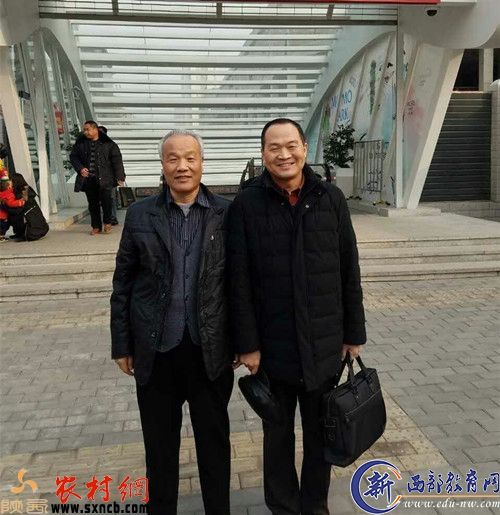 李印功和著名陕籍军旅作家,鲁迅文学奖得主,武警辽宁总队副政委党益民（右）合影。